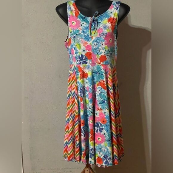 Medium 10/12 Madison Q Reversible Flared Floral ChevronSleeveless A Line Dress - Picture 3 of 14
